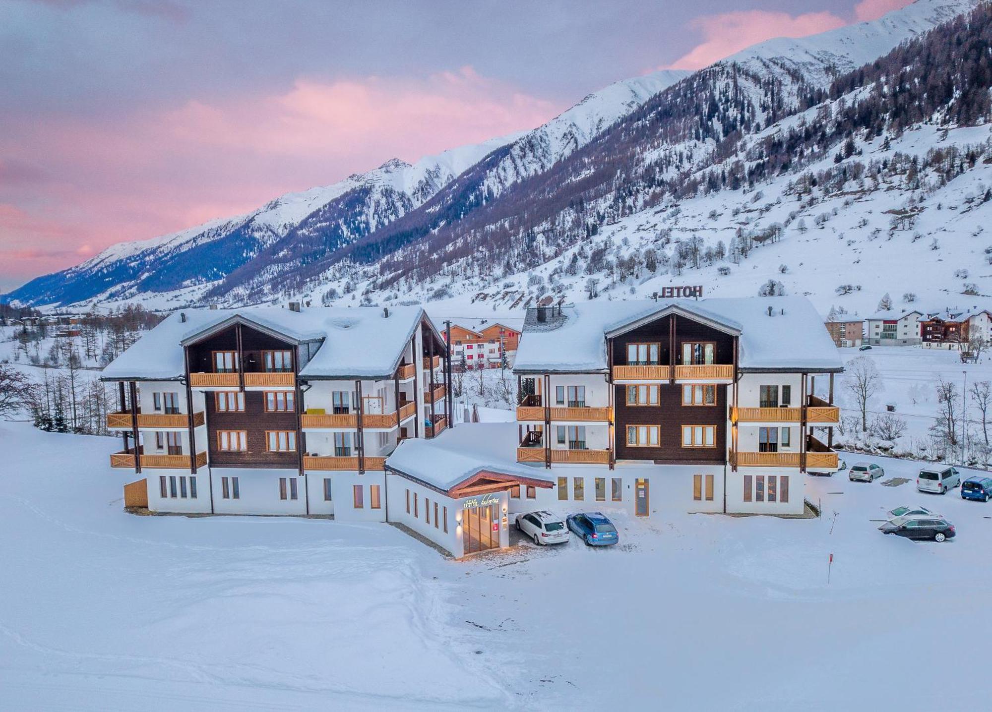 Hotel Hubertus Obergesteln Exterior foto